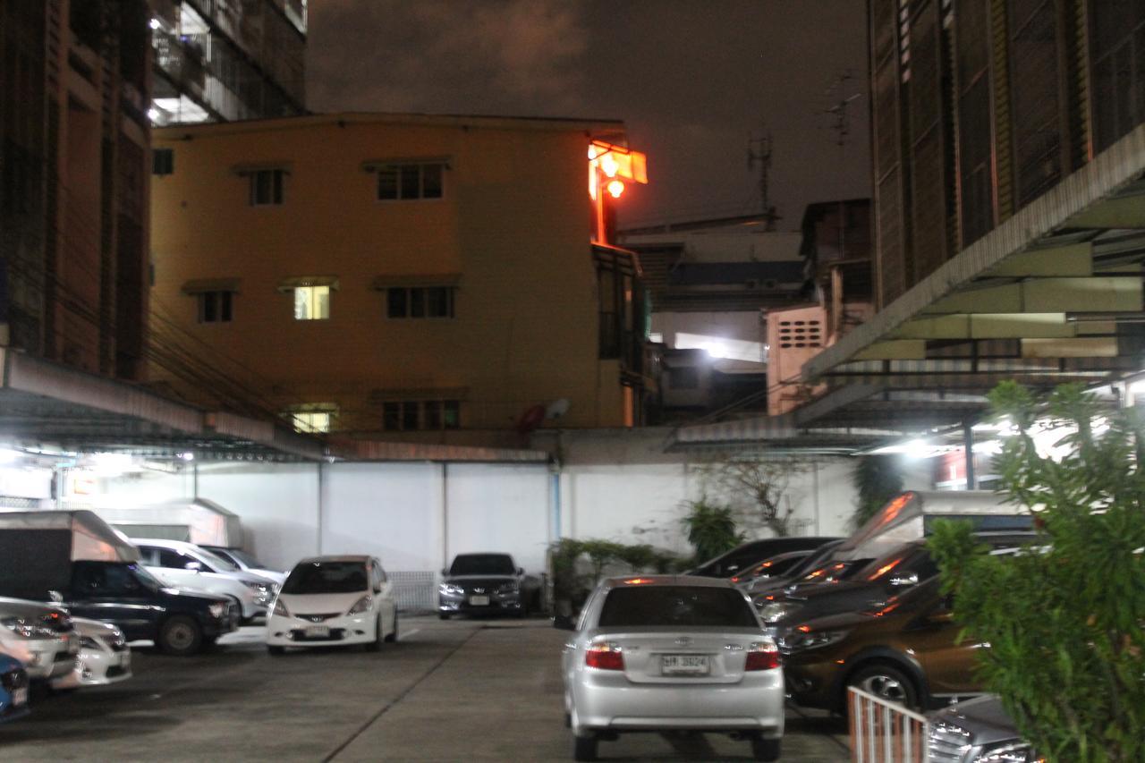 The Oasis Hostel Chinatown (Adults Only) Bangkok Exterior foto